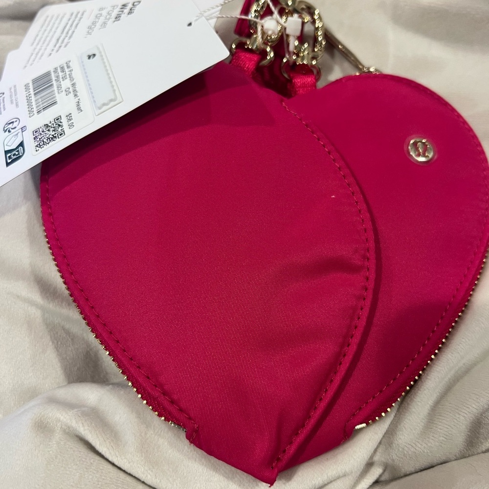 New with tag lululemon dual pouch wristlet Heart passionate red / gold